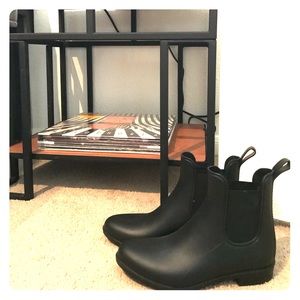Black Chelsea Rain Boots